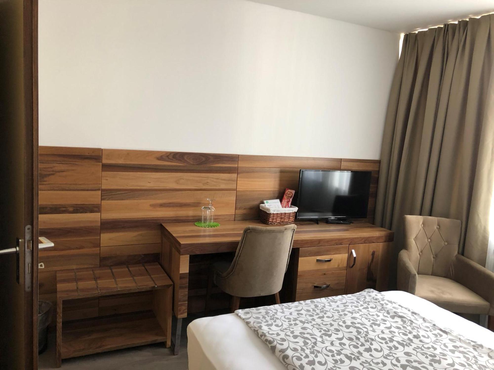 Bayrischer Hof Krefeld Quarto foto